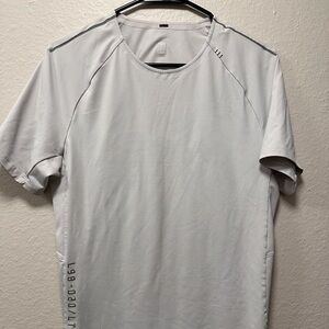 Lululemon workout shirt